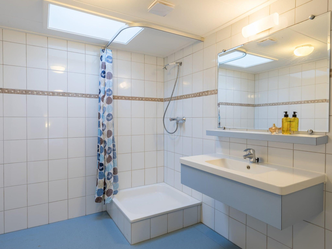 Bathroom, Bungalow in Netherlands with Garden Terrace, Arcen en Velden