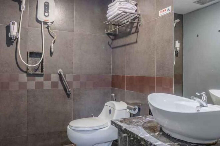 Bathroom 7