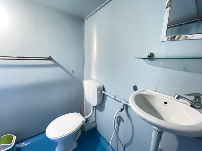 Bathroom 17