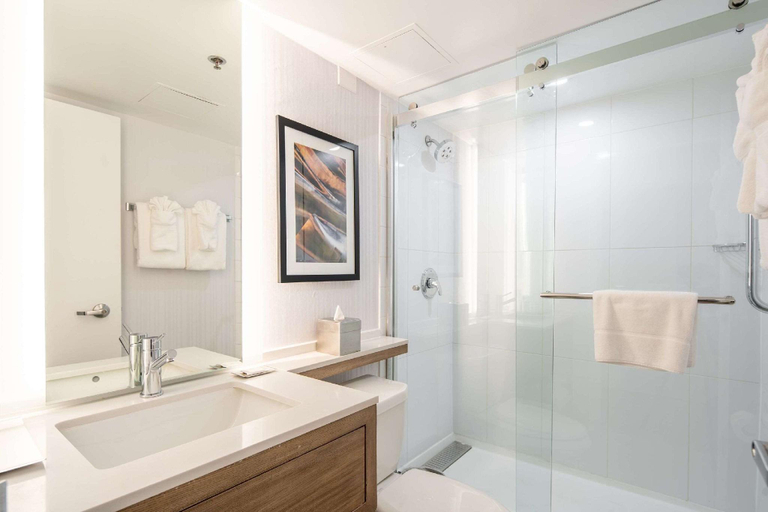 Bathroom 23