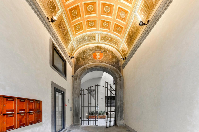 Palazzo Uguccioni Apartments, Florence