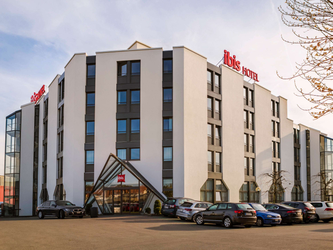 Exterior & Views 2, ibis Lausanne Crissier, Ouest lausannois
