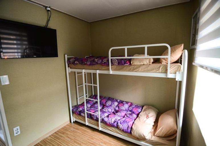 Bedroom 13