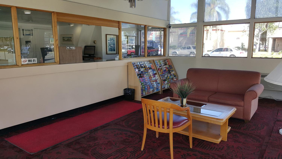 Lobby 5, Willow Tree Lodge, Orange