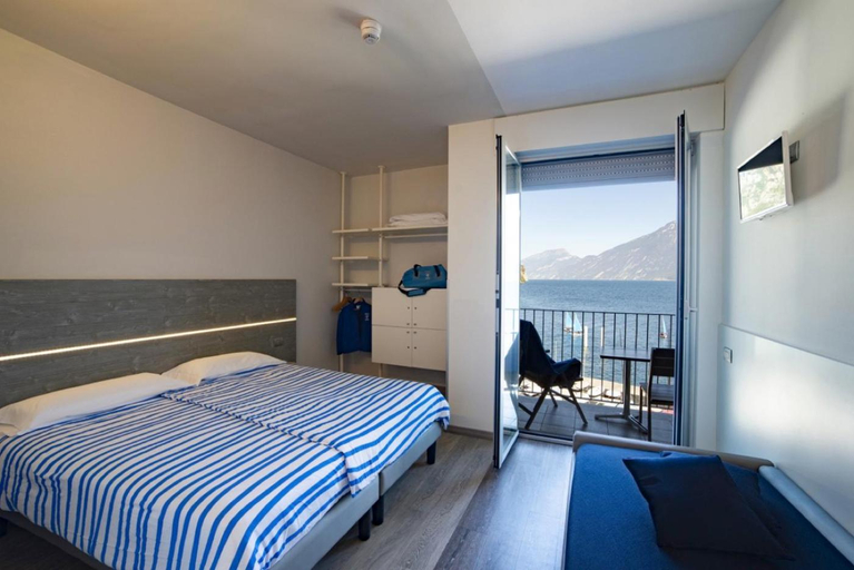 Others 4, Campione Univela Rooms & Beds - Private Beach, Brescia