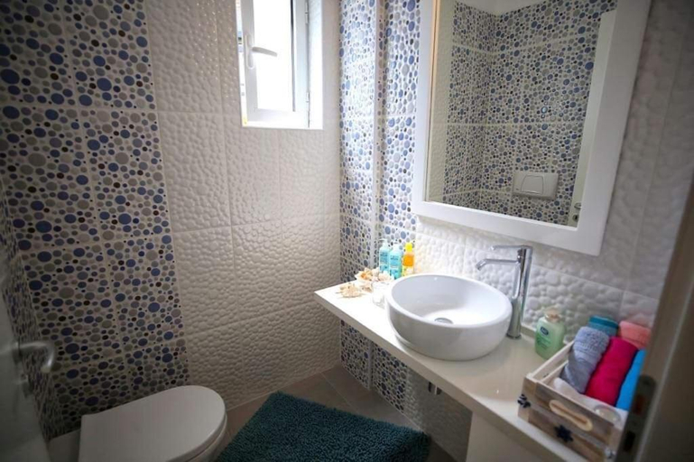 Bathroom 4, Iris Apartments, Vlorës
