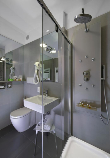 Bathroom 4