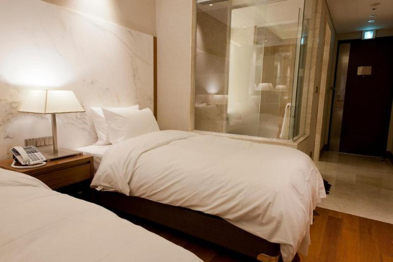 Bedroom 14