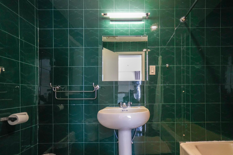 Bathroom 3, Midtown West Hotel, New York