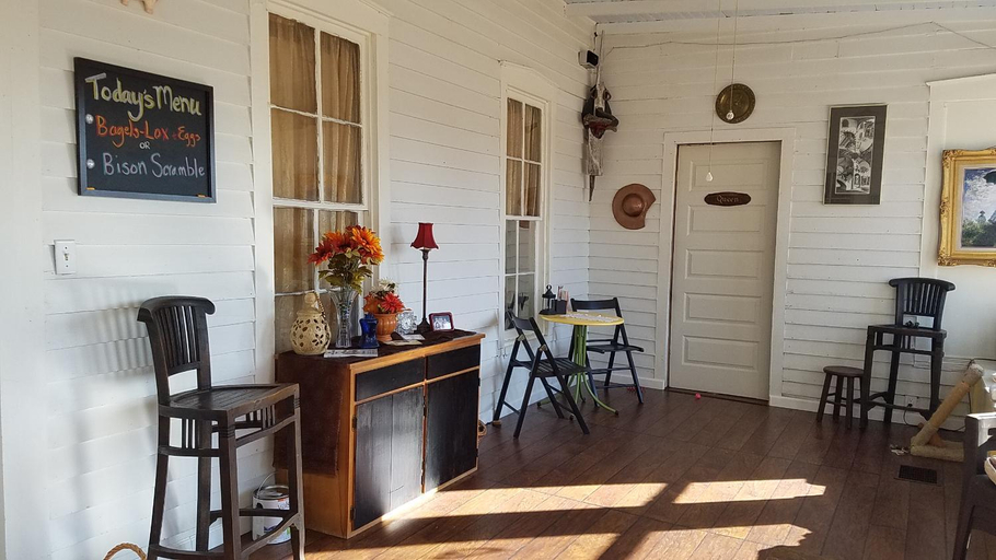 Others 2, 1890 Karcher Haus, Llano