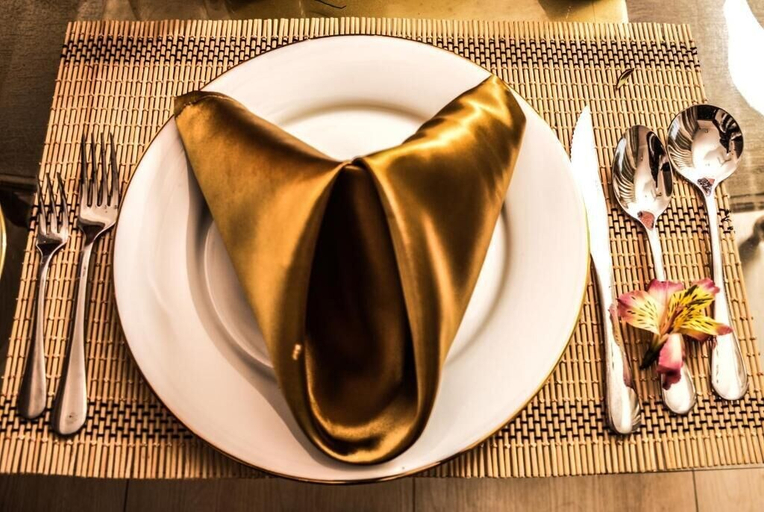 Food & Drinks, 9 Trees Boutique Villas, Katana