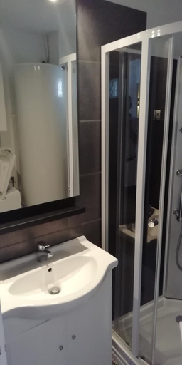 Bathroom, Appartement Le Treport Centre, Seine-Maritime