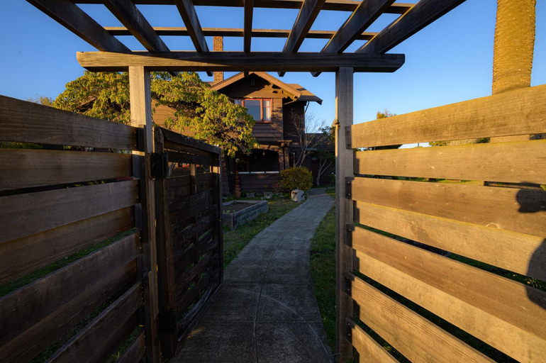 Others 3, Captains Quarters, Mendocino