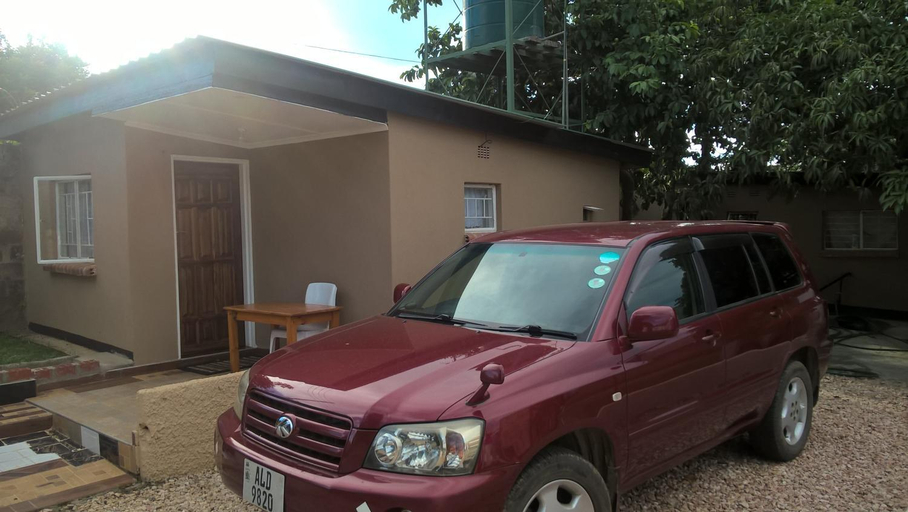 Others 5, Furnished self-catering guest wing, Lusaka