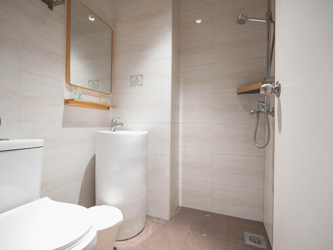 Bathroom 11