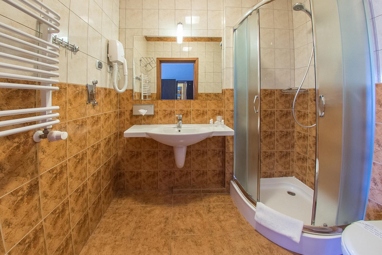 Bathroom 3, Hotel Karino Spa, Lesko