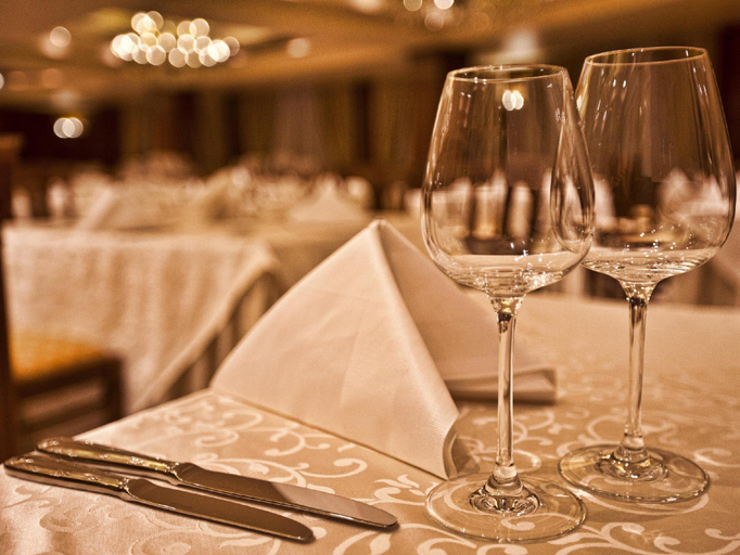 Food & Drinks 5, Multi Grand Hotel