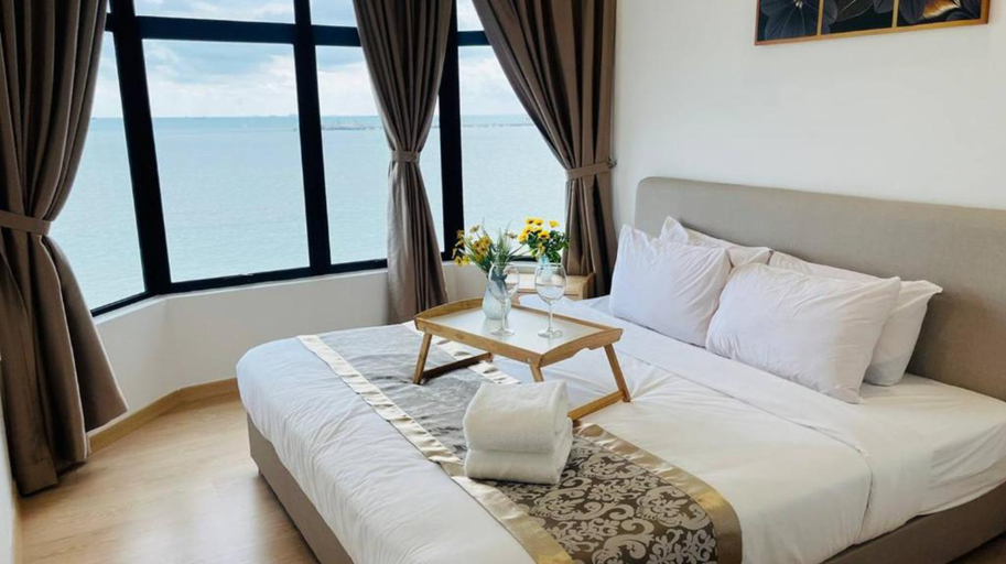 Bedroom 4, Mutiara Beach Resort by Glex, Malacca City
