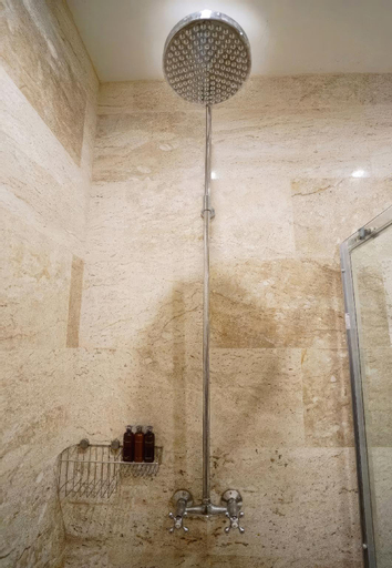 Bathroom 9