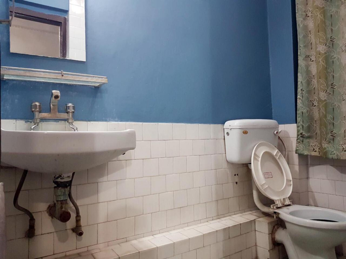 Bathroom 4, Hotel Down Town, Bagmati