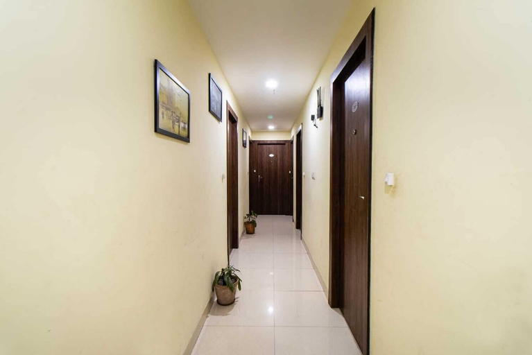 Others 5, hotel park central, Kolkata