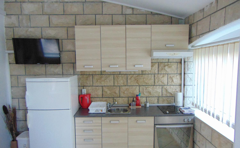 Others 5, Apartments by the sea Seget Donji, Trogir - 19351, Seget