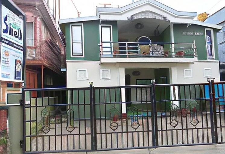Exterior & Views