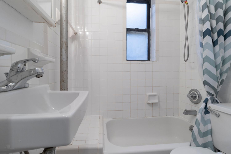 Bathroom 2, The Upper East Side Monthly Rentals Apartments, New York
