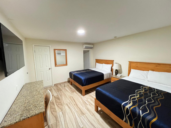 Others 3, Hotel Catalina, Tijuana