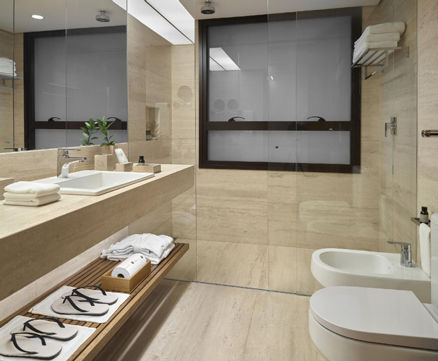 Bathroom 9