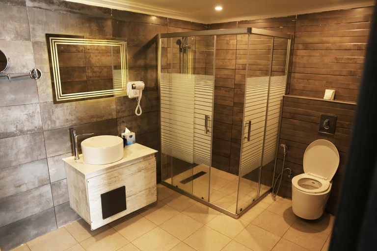 Bathroom 5, O Beach Hotel & Resort, Madaba