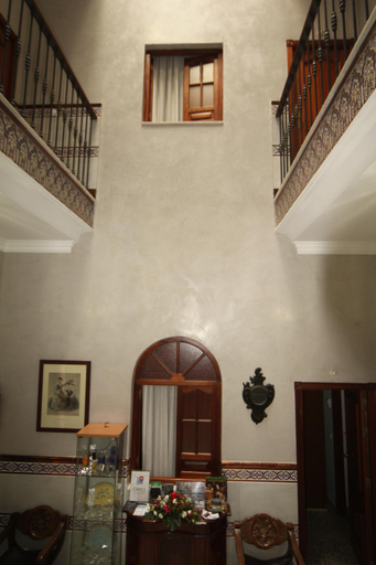 Others 5, Hostal Roma, Sevilla