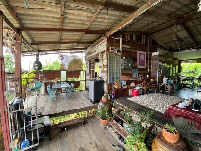 Others 5, Baan GoLite Ko Kret, Pak Kret