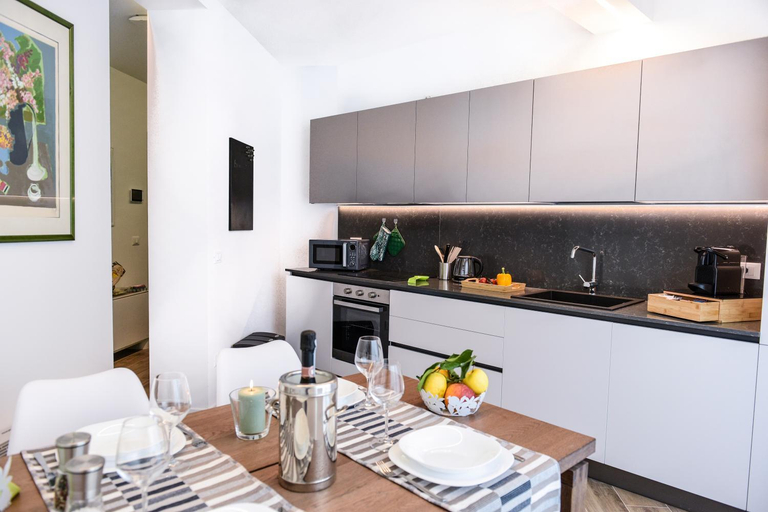 Food & Drinks 3, Residenza Emilia, Padua