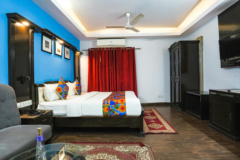 Bedroom 3, FabHotel Veetara, Delhi