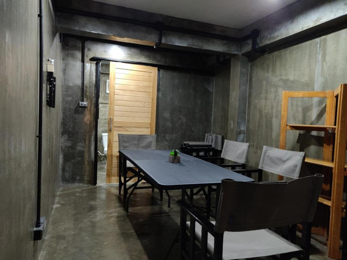 Others 4, THE HOG, Thon Buri