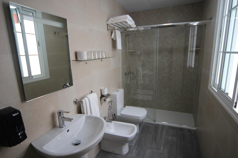 Bathroom 2, Hostal Roma, Sevilla