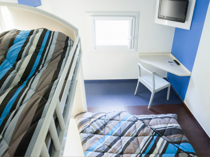 Bedroom 3, hotelF1 Lorient, Morbihan