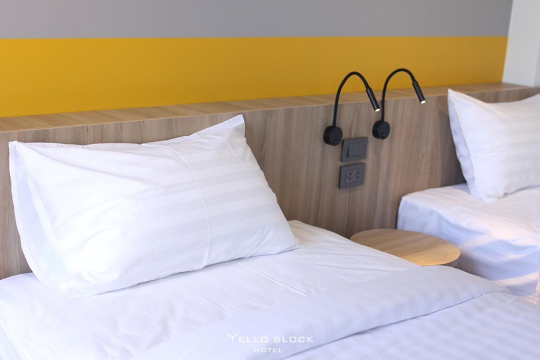 Yello Block Hotel, Phon Thong