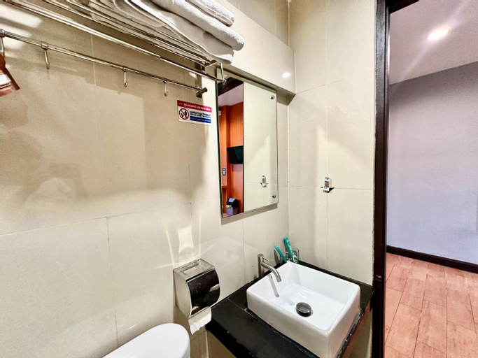 Bathroom 17