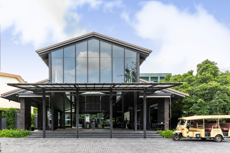 Exterior 24