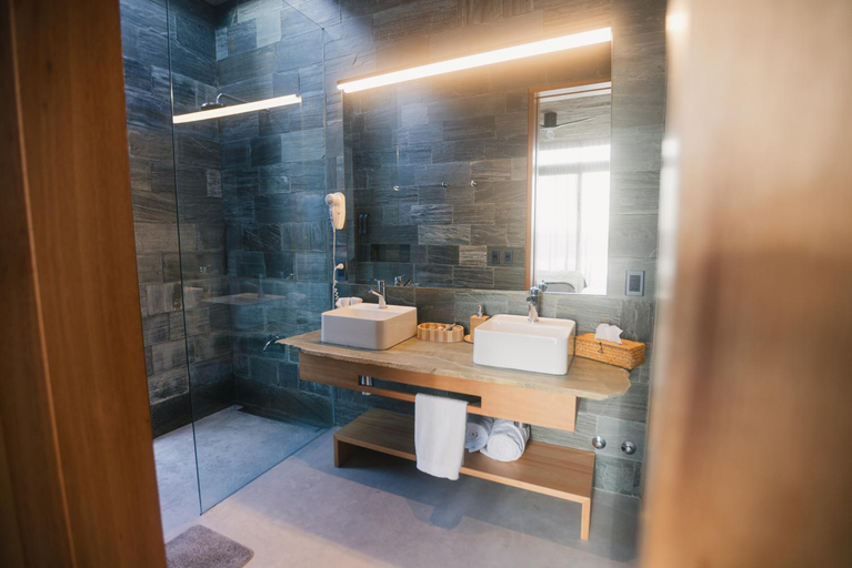 Bathroom, La MaSia, n.a337