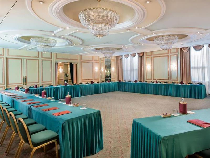 Meeting Room 13