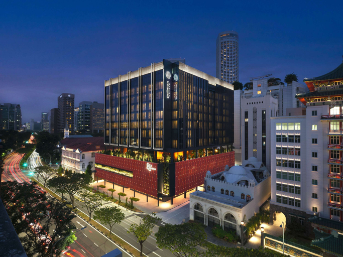 Exterior & Views
