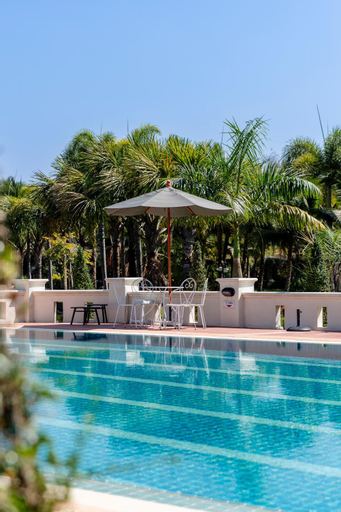 Swimming Pool 4