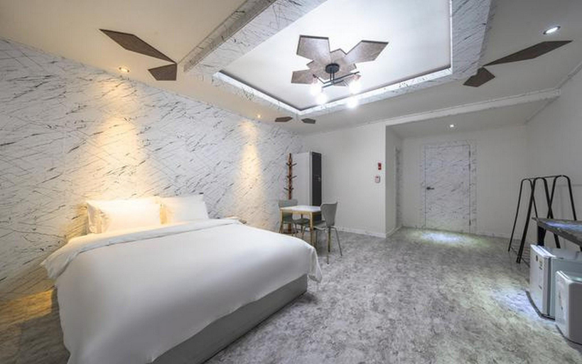 Bedroom 2, Gunsan Ribbon Hotel, Gunsan