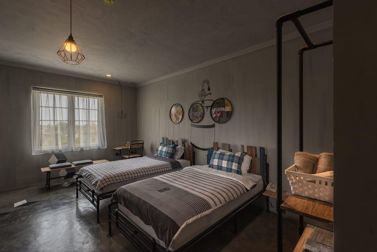 Bedroom 25