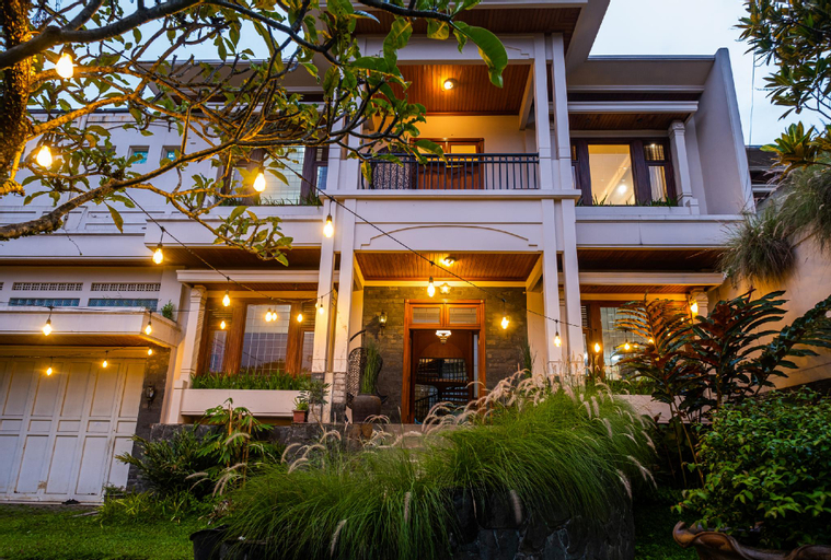 Andaru Sukahaji, Bandung