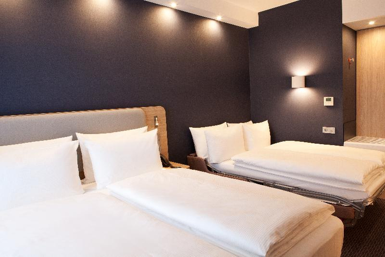 Bedroom 24