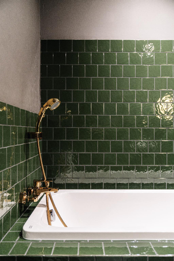 Bathroom 25